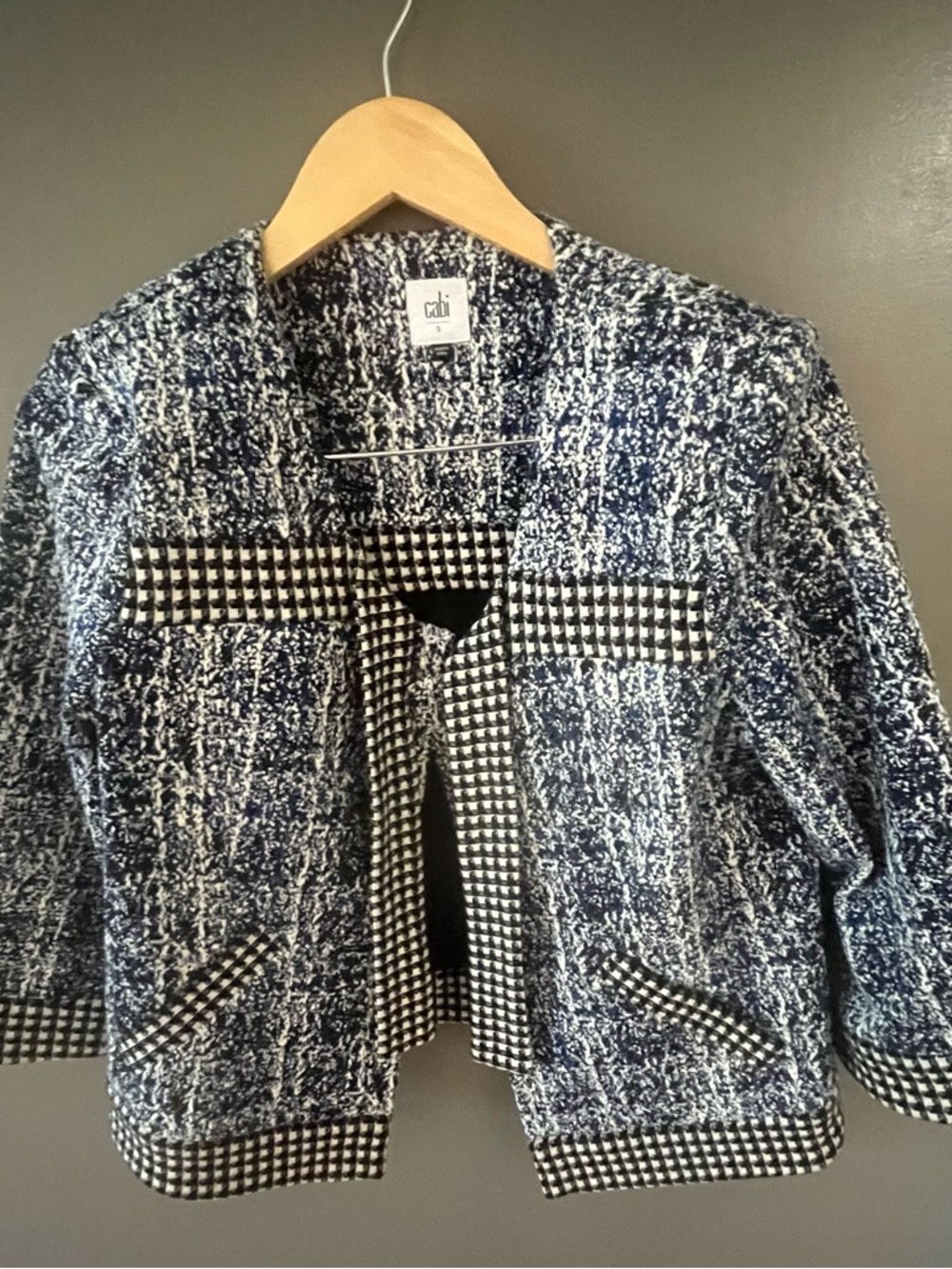 Cabi Jacket

• cropped
• tweed
• pattern